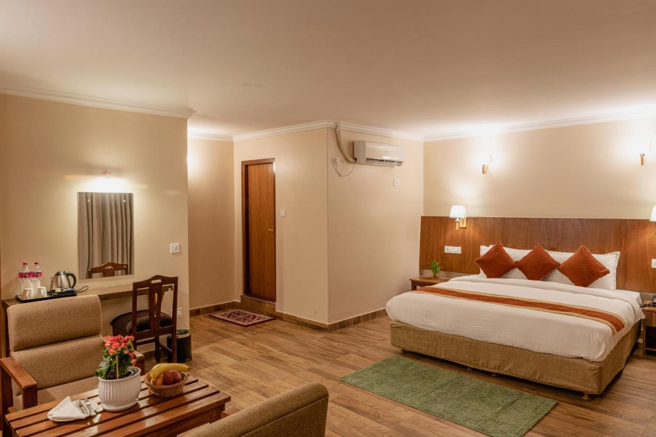 Hotel Fewa Camp Pokhara Exteriör bild