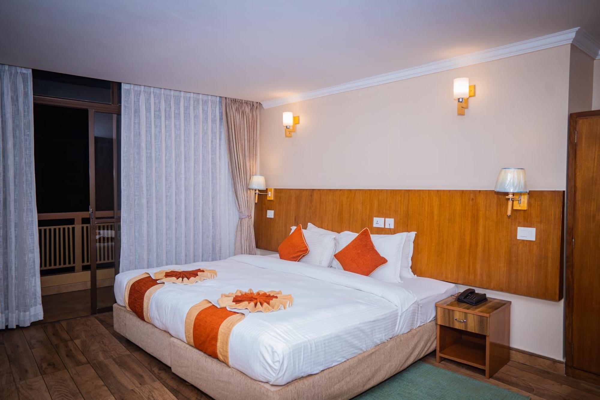Hotel Fewa Camp Pokhara Exteriör bild