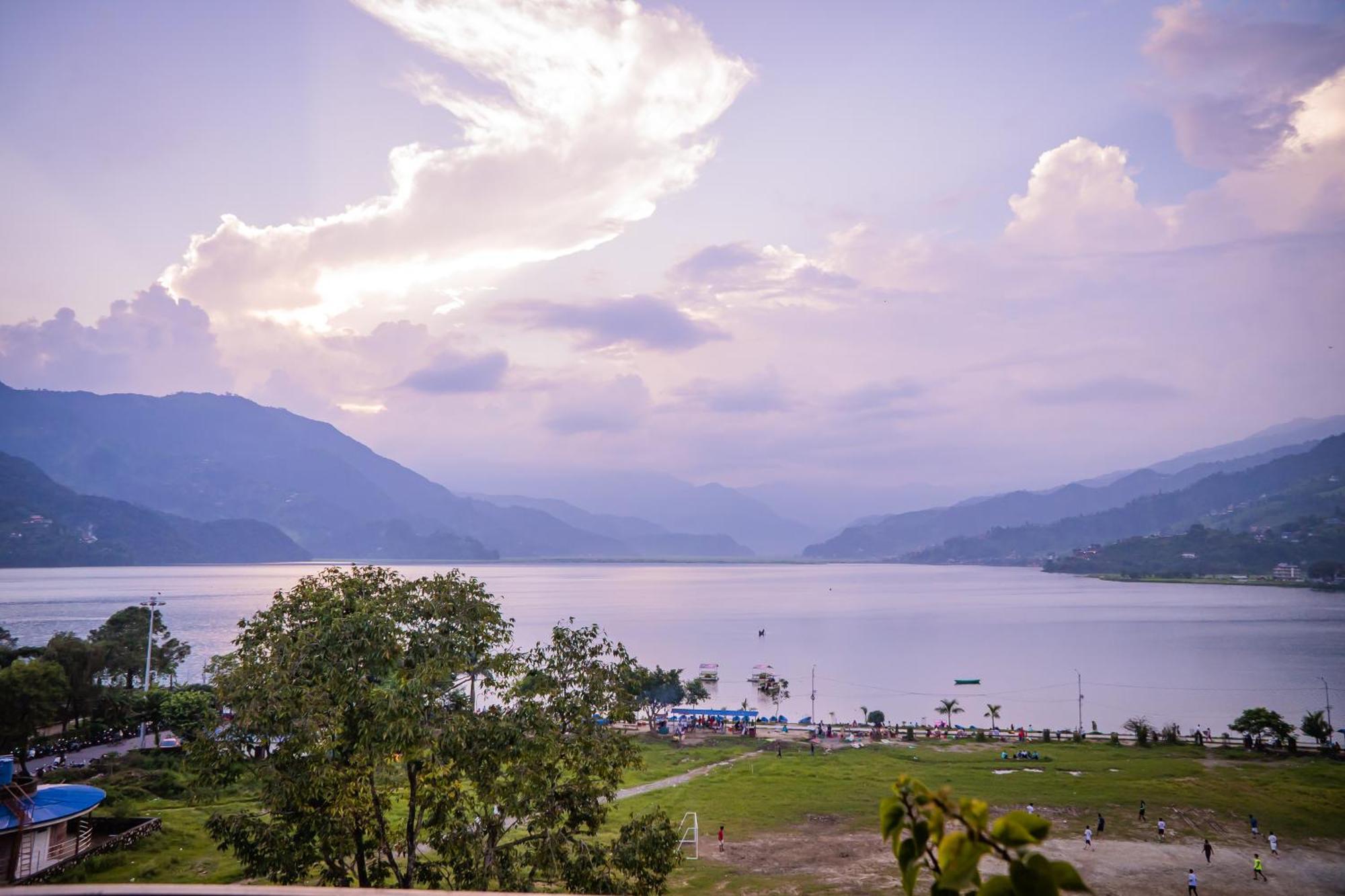 Hotel Fewa Camp Pokhara Exteriör bild