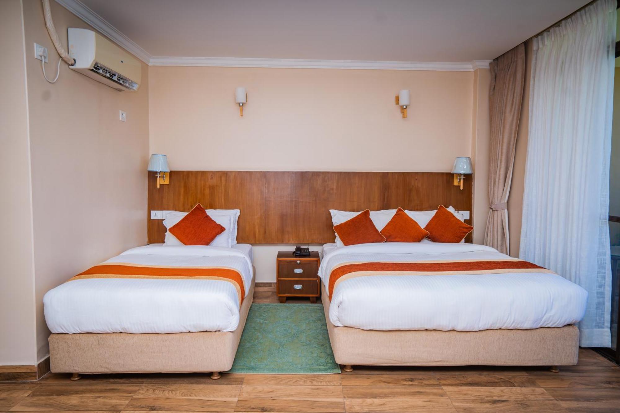 Hotel Fewa Camp Pokhara Exteriör bild